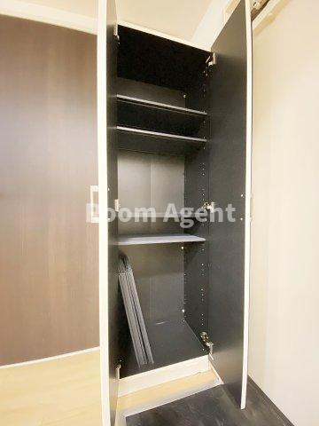 ピアチェーレ新栄の玄関