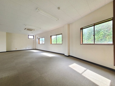 【内装】 | スピリッツビル