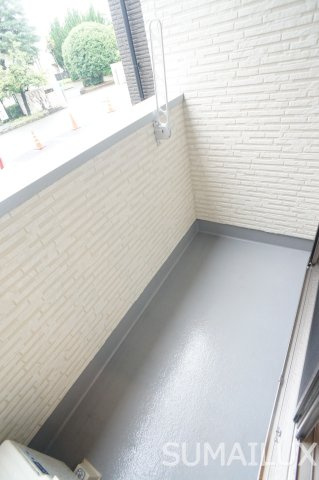 熊本市中央区黒髪５丁目のアパートのバルコニー