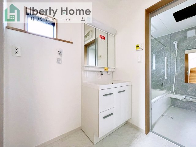 那珂市杉23-P1　３号棟　新築戸建の独立洗面台