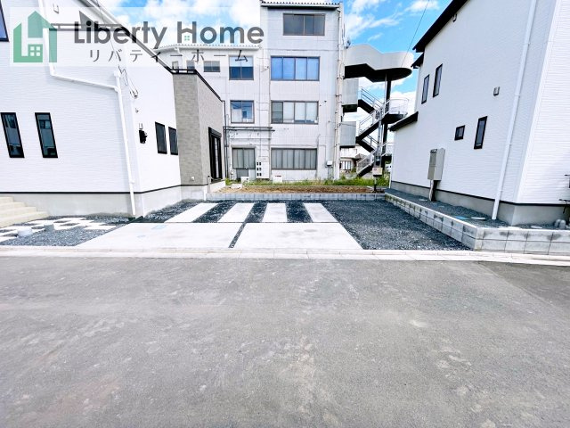 那珂市杉23-P1　３号棟　新築戸建の駐車場