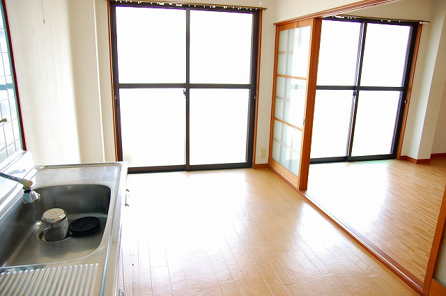 コーポ綿町の居間・リビング|使いやすいリビングです