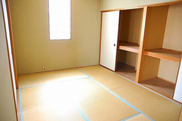 コーポ綿町の和室|和室、ちょっとしたくつろぎスペースにいかがでしょうか