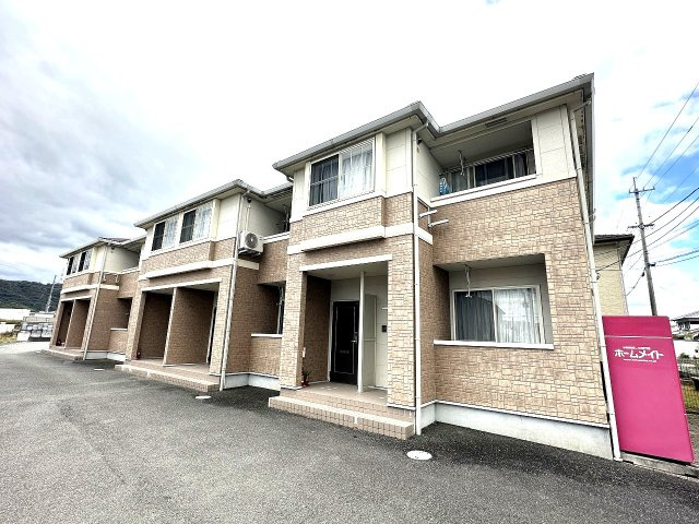 リバーサイド本条の外観