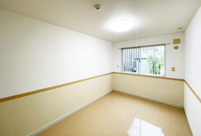 リバーサイド本条の居間・リビング