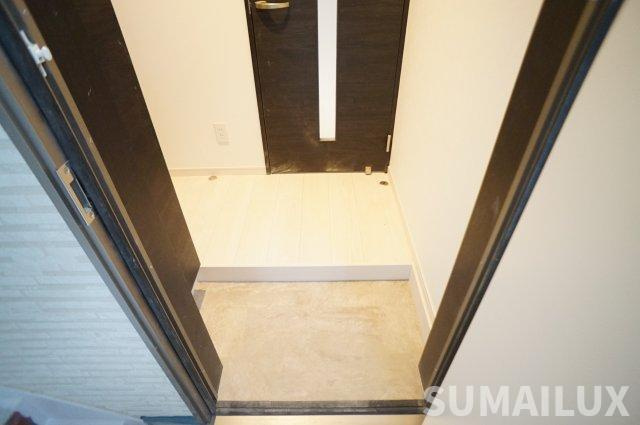 熊本市中央区黒髪５丁目のアパートの玄関