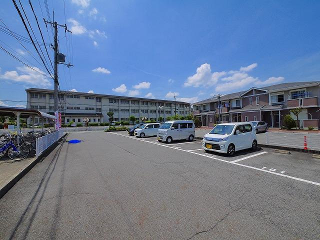 ブランドール土谷Ⅱの駐車場|駐車スペースもあります