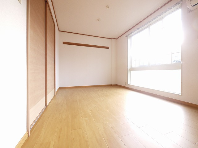 ブランドール土谷Ⅱの寝室|ゆったりした洋室です