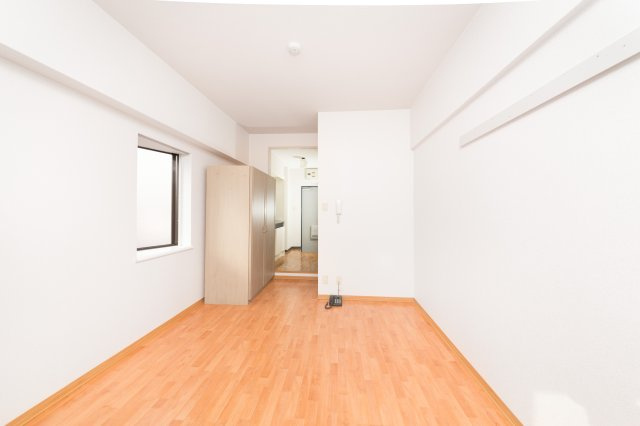 Shan-Gri-La Diamond Buildingの居間・リビング