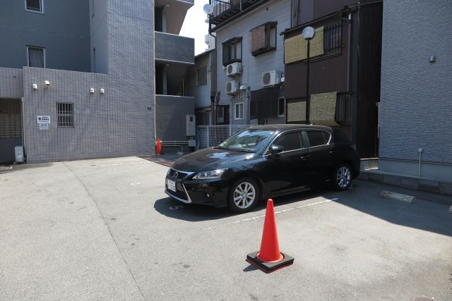 エミネンスタカハシの駐車場