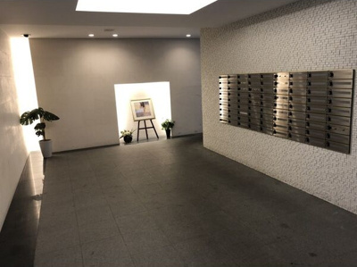 【その他共用部分】 | エグゼ北大阪 | 落ち着いたロビーです