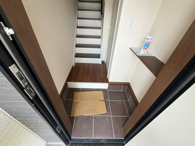 メゾンソレイユ　エストの玄関