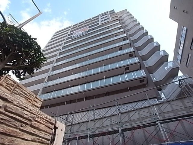 プレサンスジェネ新神戸ステーションフロントの外観