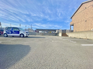 【駐車場】