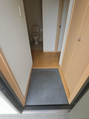 ブリーズ東海神Cの玄関