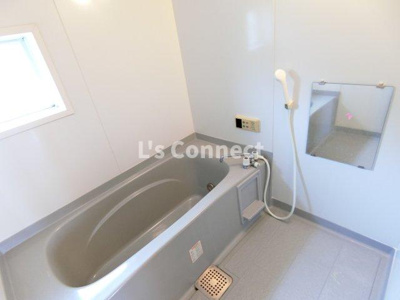 【浴室】 | ヒルサイド華 | 足を伸ばして入れる１坪浴室。追焚き、浴室乾燥付きです。