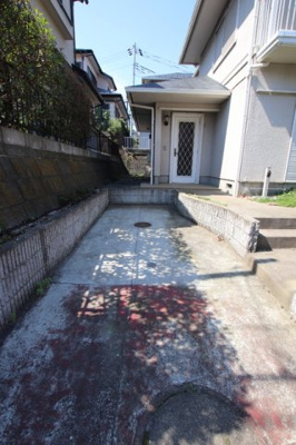 駐車場は狭めです。（現地要確認）
