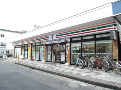 セブン-イレブン 大和鶴間駅西口店まで110ｍ