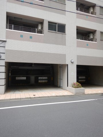 グリーンパーク東日本橋の駐車場