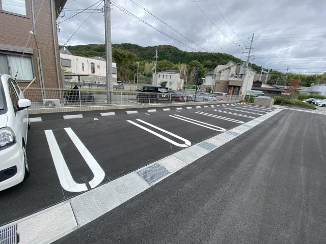 シーズンテラス太子の駐車場