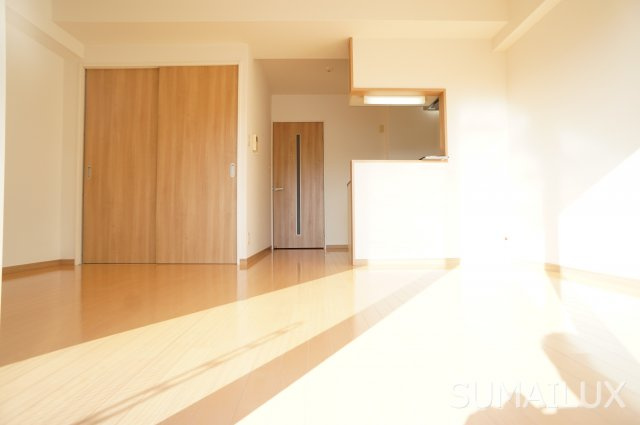 熊本市中央区上林町の賃貸マンションの居間・リビング