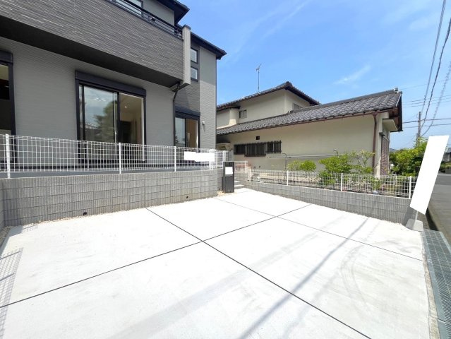 ◆敷地面積５０坪◆オール電化住宅◆ゆったり４ＬＤＫ◆並列駐車３台◆大津市日吉台２丁目３期の駐車場|駐車場