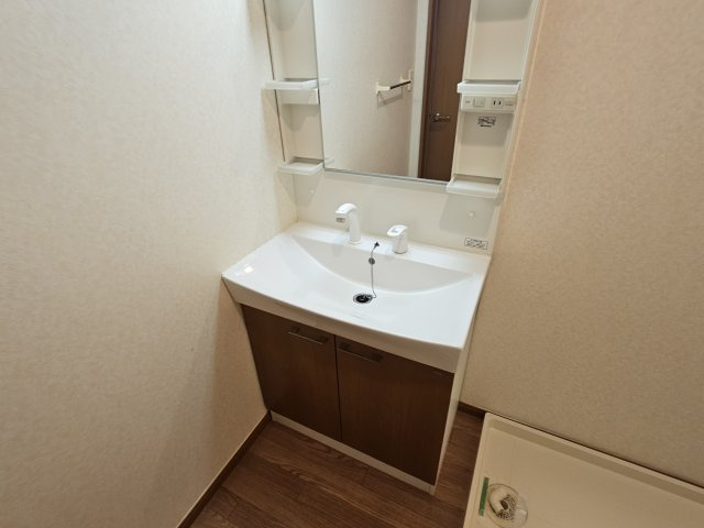 明石市魚住町長坂寺のアパートの洗面所