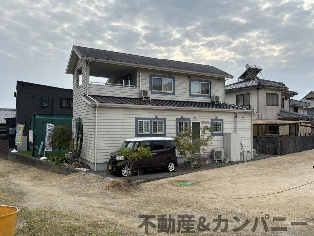 フレンズタウン石風呂　松山市石風呂町の中古のおうちの駐車場