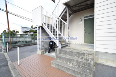 【エントランス】 | ロイヤルハイツ