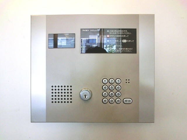 ParkCube上野のエントランス|モニター付オートロックセキュリティです