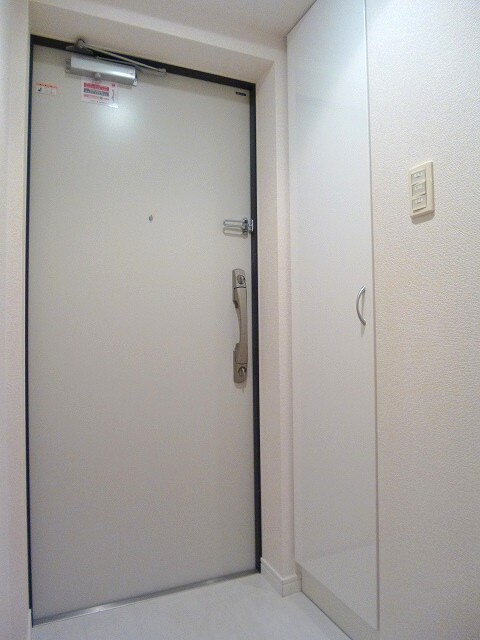 ParkCube上野の設備|玄関ダブルロックセキュリティです