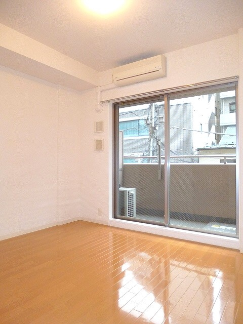 ParkCube上野の内装|ソファーベット配置しやすい間取りです