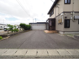 【前面道路含む現地写真】