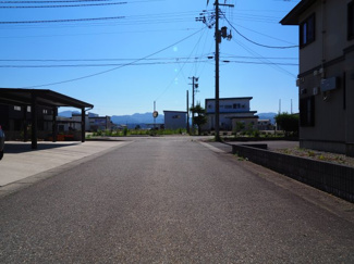 【前面道路含む現地写真】