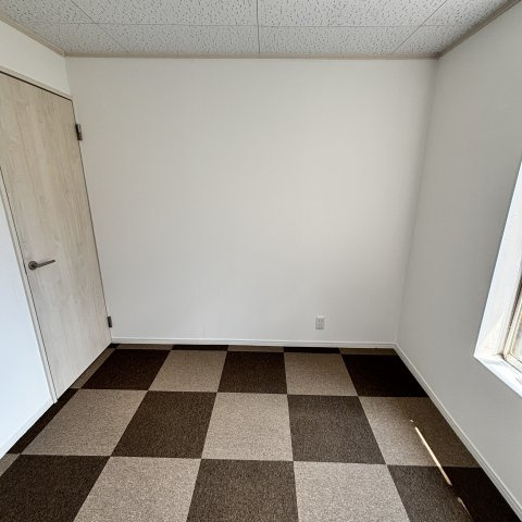 中島町3丁目アパートの居間・リビング