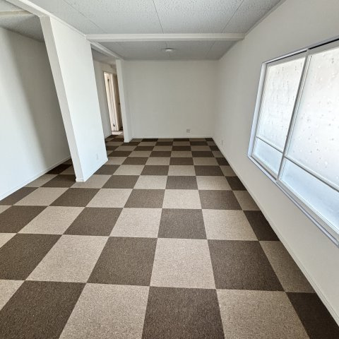 中島町3丁目アパートの居間・リビング