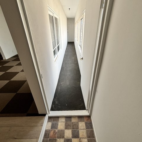 中島町3丁目アパートの玄関