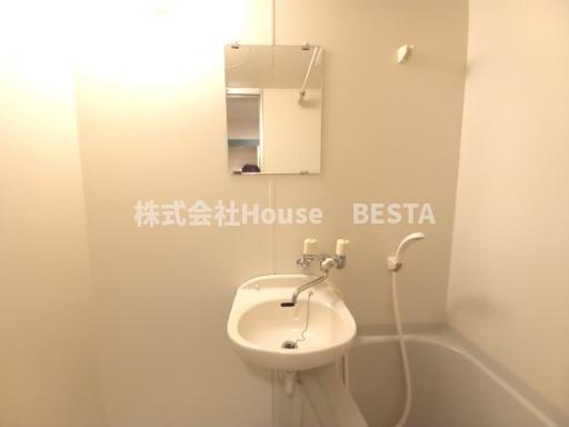 エステムコート神戸西の独立洗面台
