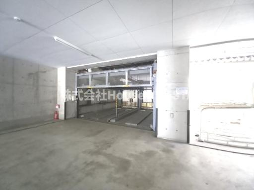 エステムコート神戸西の駐車場