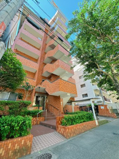 【外観】 | 【ロマネスク大濠】２０２４年４月、リフォーム完成いたしました♪少しでも気になる方はすぐにご連絡ください。住宅ローン・その他ご質問等いつでもお待ちしております。