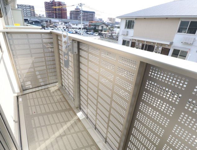 熊本市中央区横手３丁目のアパートのバルコニー