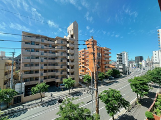 【展望】 | 目の前には遮る建物がないので眺望・通風も良好です♪ 落ち着く緑の木々が目に優しくしみてきます。住まい選びに眺めは大事。