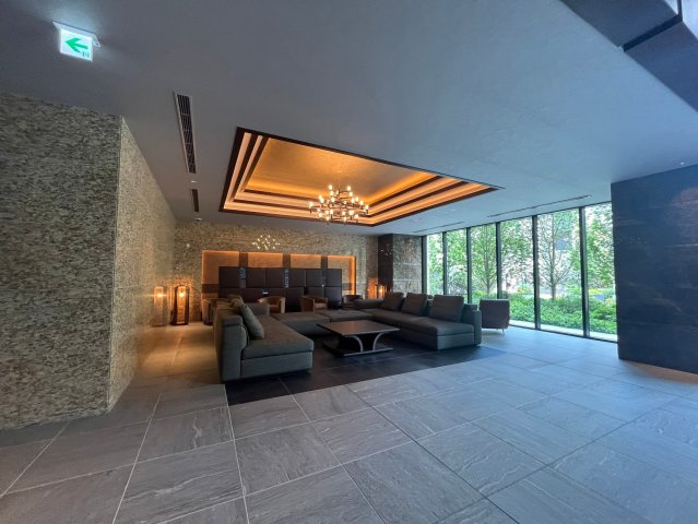 ザ・ファインタワー大阪肥後橋 BRAVI不動産のロビー|落ち着いたロビーです