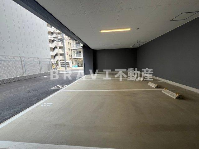 アプリーレ阿波座南の駐車場