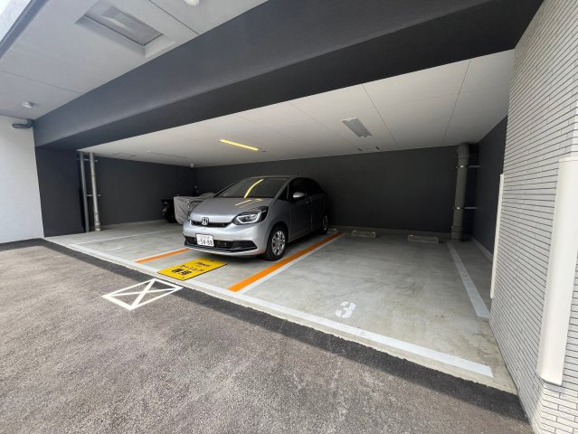 アプリーレ阿波座南の駐車場