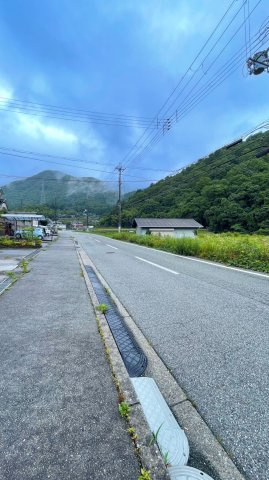 川辺郡猪名川町島字柿瀬の前面道路含む現地写真