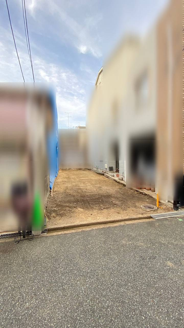 小松南町1丁目の前面道路含む現地写真