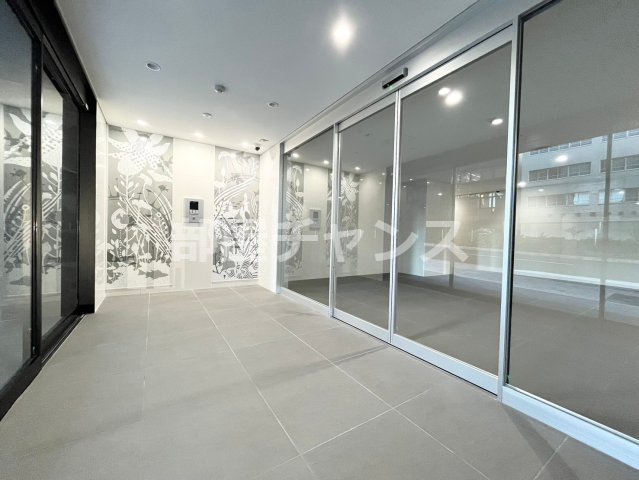 メイクスWアート丸の内のエントランス