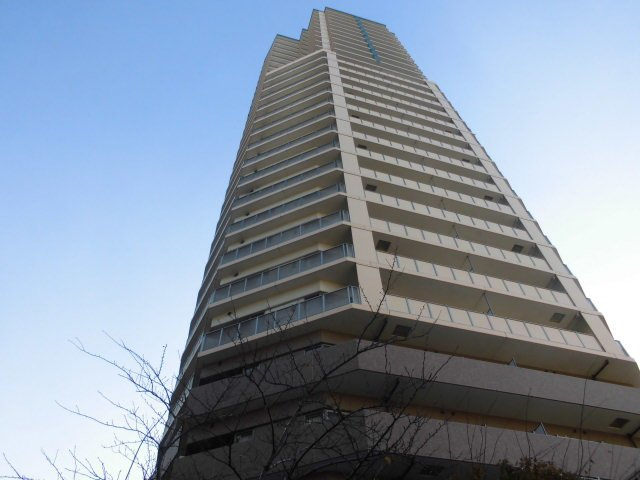 ライオンズタワー大島の外観
