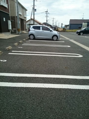 【駐車場】 | サン・コテージュＢ | カースペースがあります